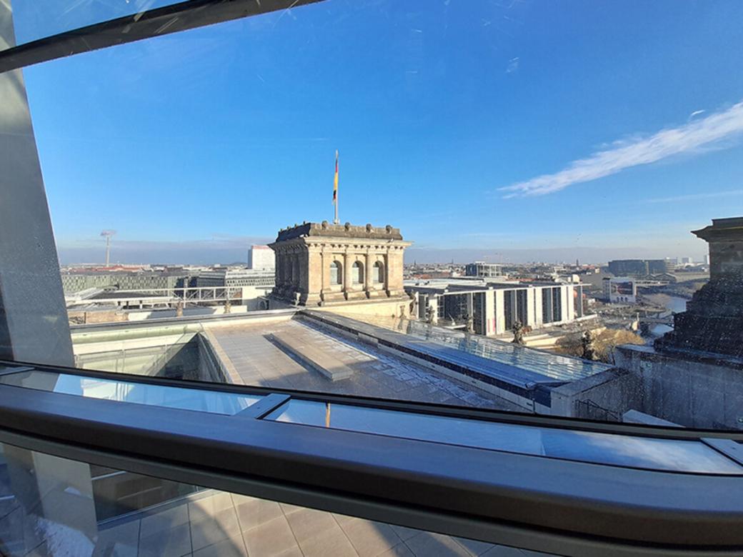 Blick aus einem Fenster im Bundestag